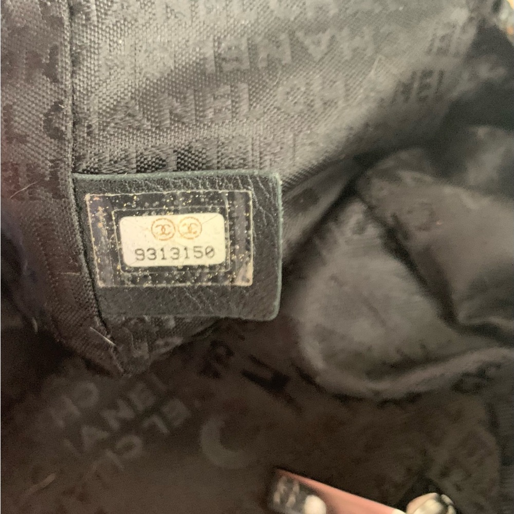 Authentic Chanel Black Leather Patchwork Bag With… - image 4